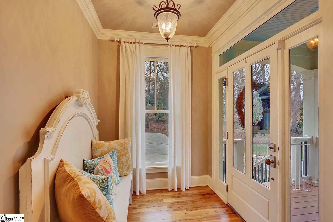 107 South Warwick Road Greenville, SC 29617 - Photo 5 of 34 Gallery Image 5