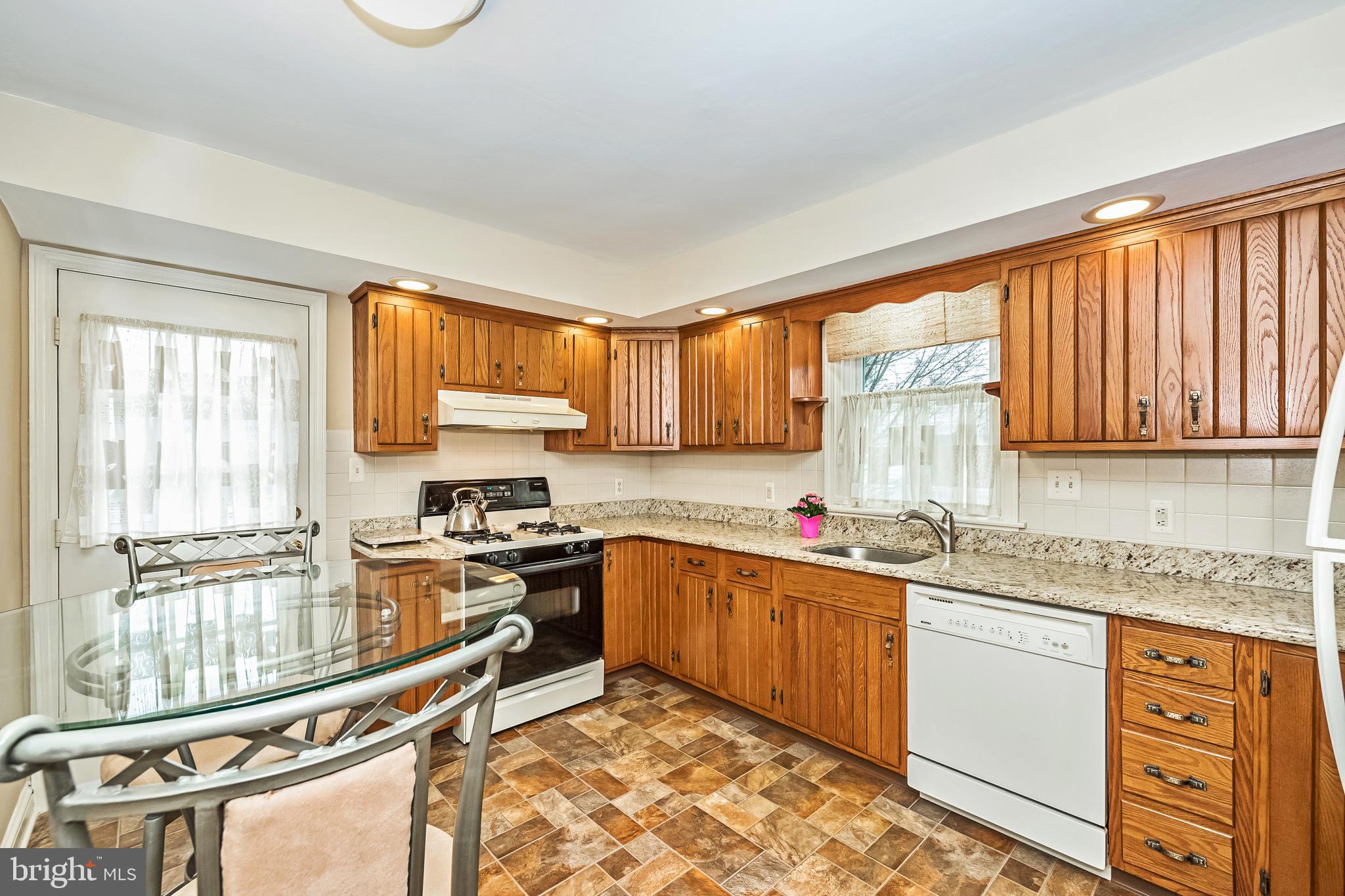 451 Barker Road Springfield, PA 19064 - Photo 11 of 30