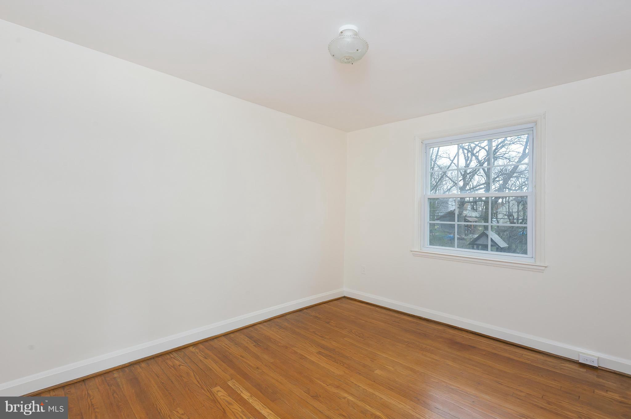 1826 Edgewood Road Baltimore, MD 21286 - Photo 14 of 28 Bedroom