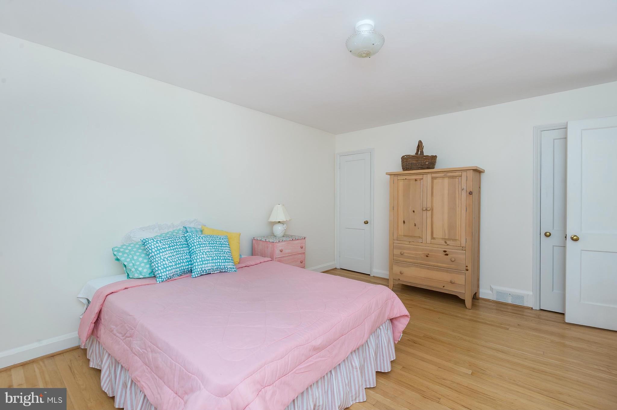 1826 Edgewood Road Baltimore, MD 21286 - Photo 17 of 28 Bedroom (Master)