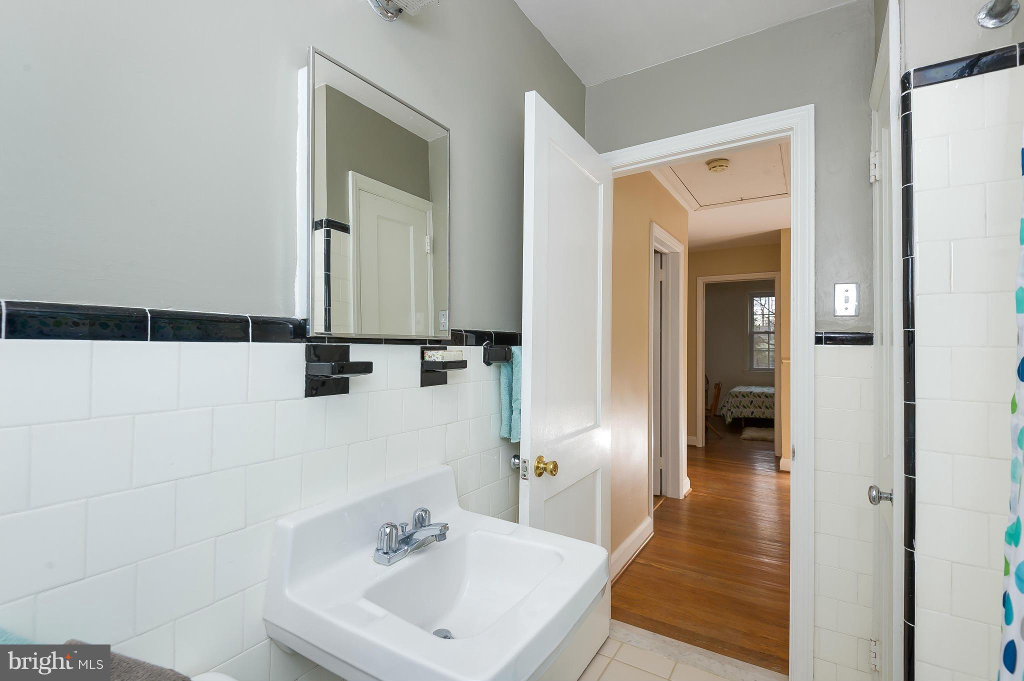 1826 Edgewood Road Baltimore, MD 21286 - Photo 19 of 28 Bath