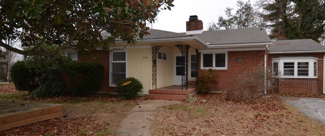 225 Court Road Waynesboro, VA 22980 - Photo 1 of 19 Gallery Image 1
