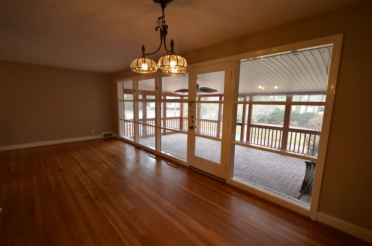 225 Court Road Waynesboro, VA 22980 - Photo 3 of 19 Gallery Image 3