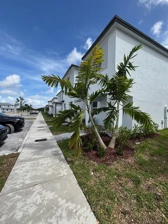 $2,400 | 27709 Southwest 155th Court, Homestead, FL 33033