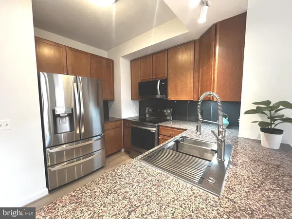 $2,800 | 400 Massachusetts Avenue Northwest, Unit 1009, Washington, DC 20001