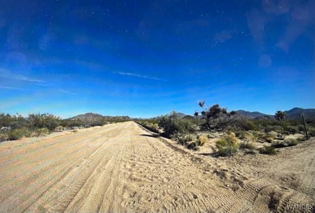 241-17-005 South Horseshoe Road Yucca, AZ 86438 - Photo 20 of 23 a view of ocean view with mountain