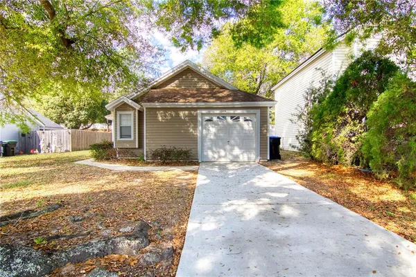 $2,300 | 7613 Pacific Heights Circle, Orlando, FL 32835