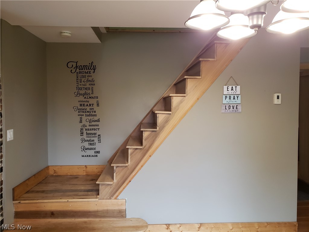 16444 Mayfield Road Huntsburg, OH 44046 - Photo 12 of 30 Landing & steps
