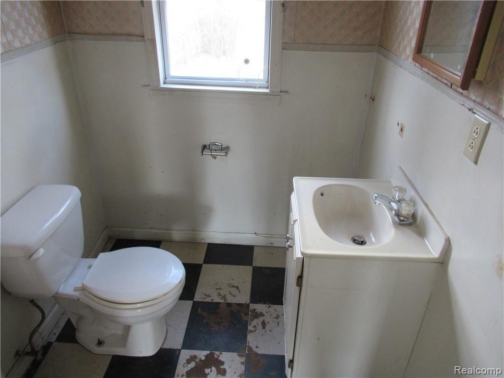 5956 Stanton Street Detroit, MI 48208 - Photo 7 of 14