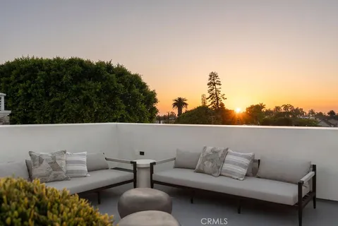 $4,595,000 | 518 Poinsettia Avenue, Corona del Mar, CA 92625