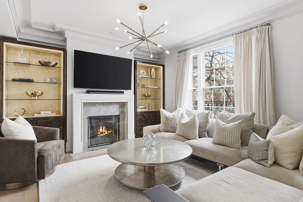 25 Beacon Street, Unit 4 Boston, MA 02108 - Photo 17 of 41