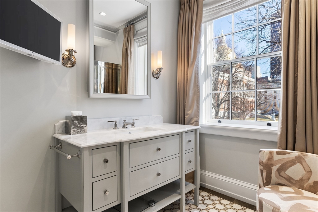 25 Beacon Street, Unit 4 Boston, MA 02108 - Photo 24 of 41