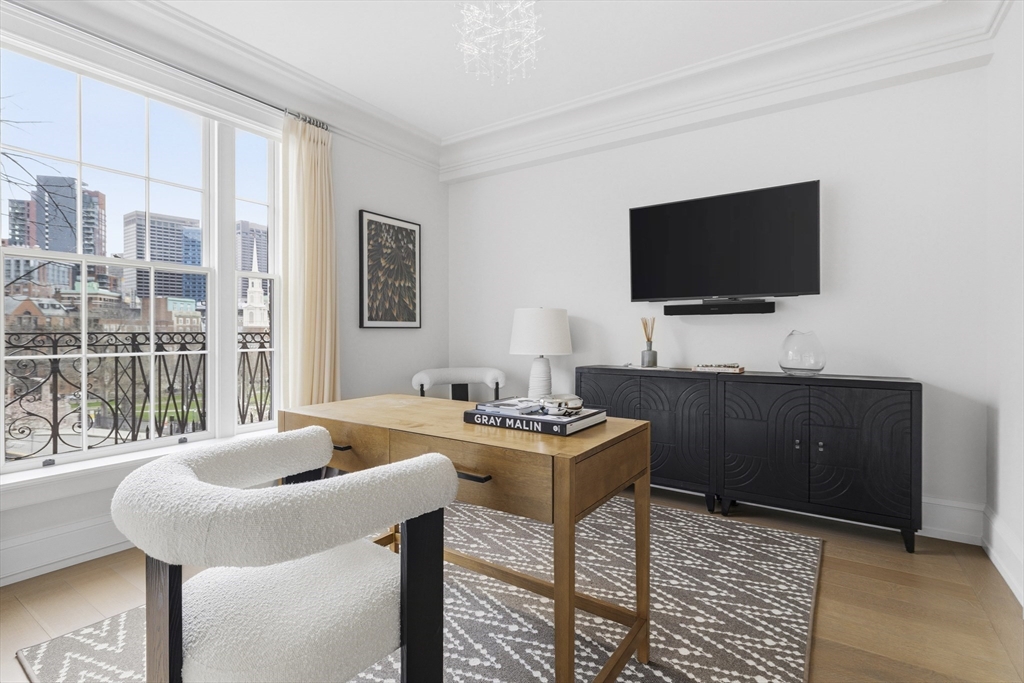 25 Beacon Street, Unit 4 Boston, MA 02108 - Photo 26 of 41
