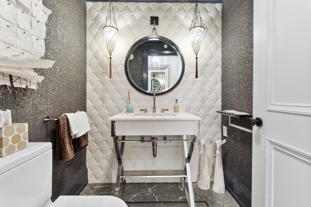 25 Beacon Street, Unit 4 Boston, MA 02108 - Photo 34 of 41