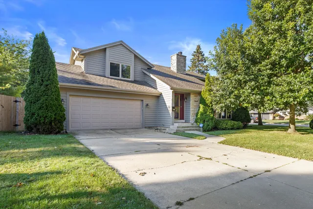 $414,950 | 465 Dena Circle, Racine, WI 53402