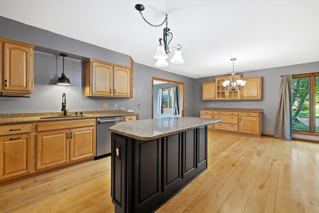 $399,900 | 465 Dena Circle, Racine, WI 53402