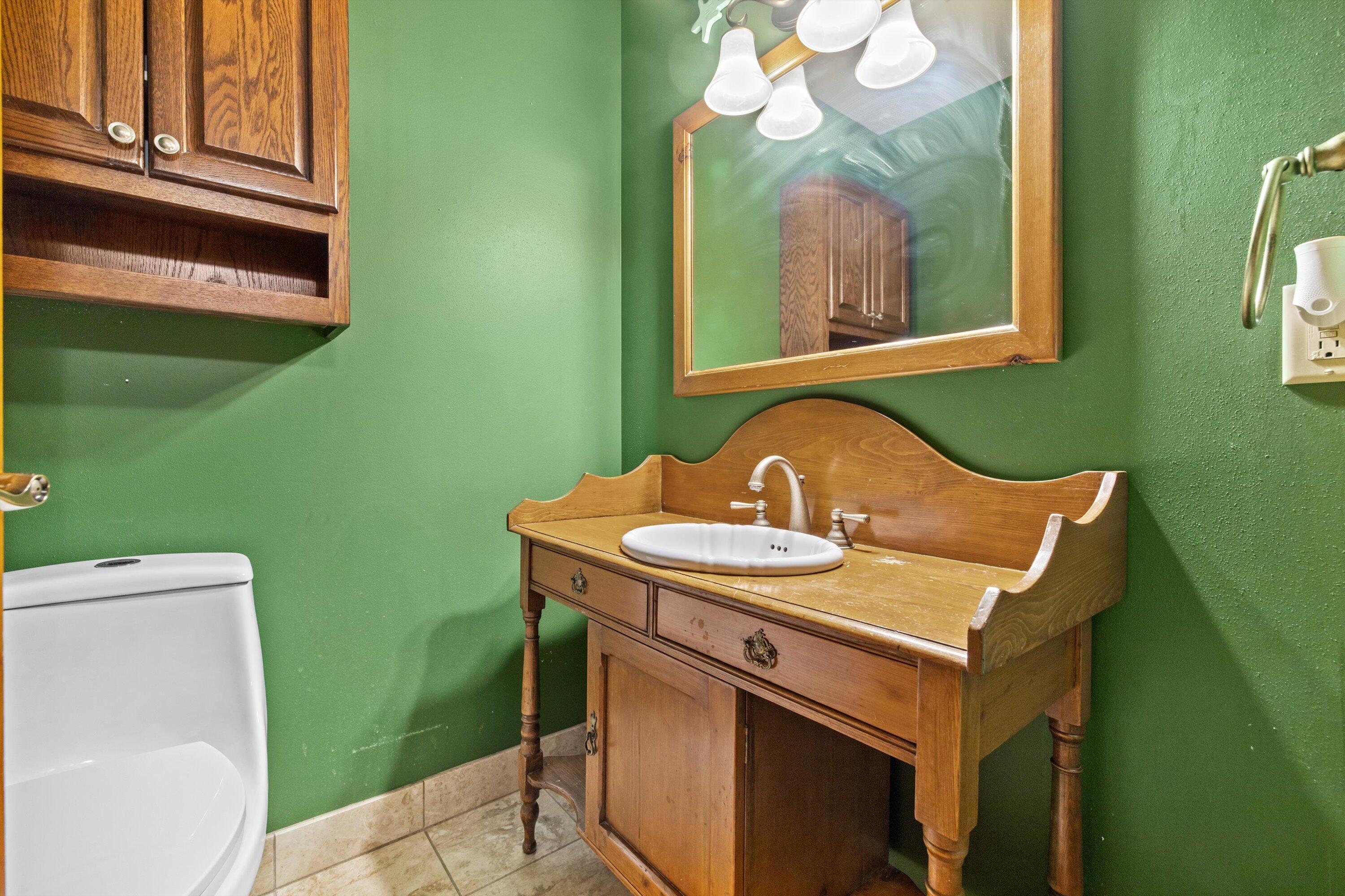 465 Dena Circle Racine, WI 53402 - Photo 17 of 39 Main Floor 1/2 Bath