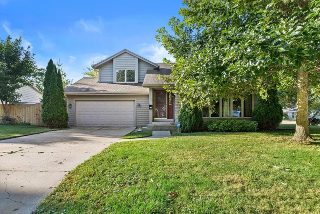 $414,950 | 465 Dena Circle, Racine, WI 53402