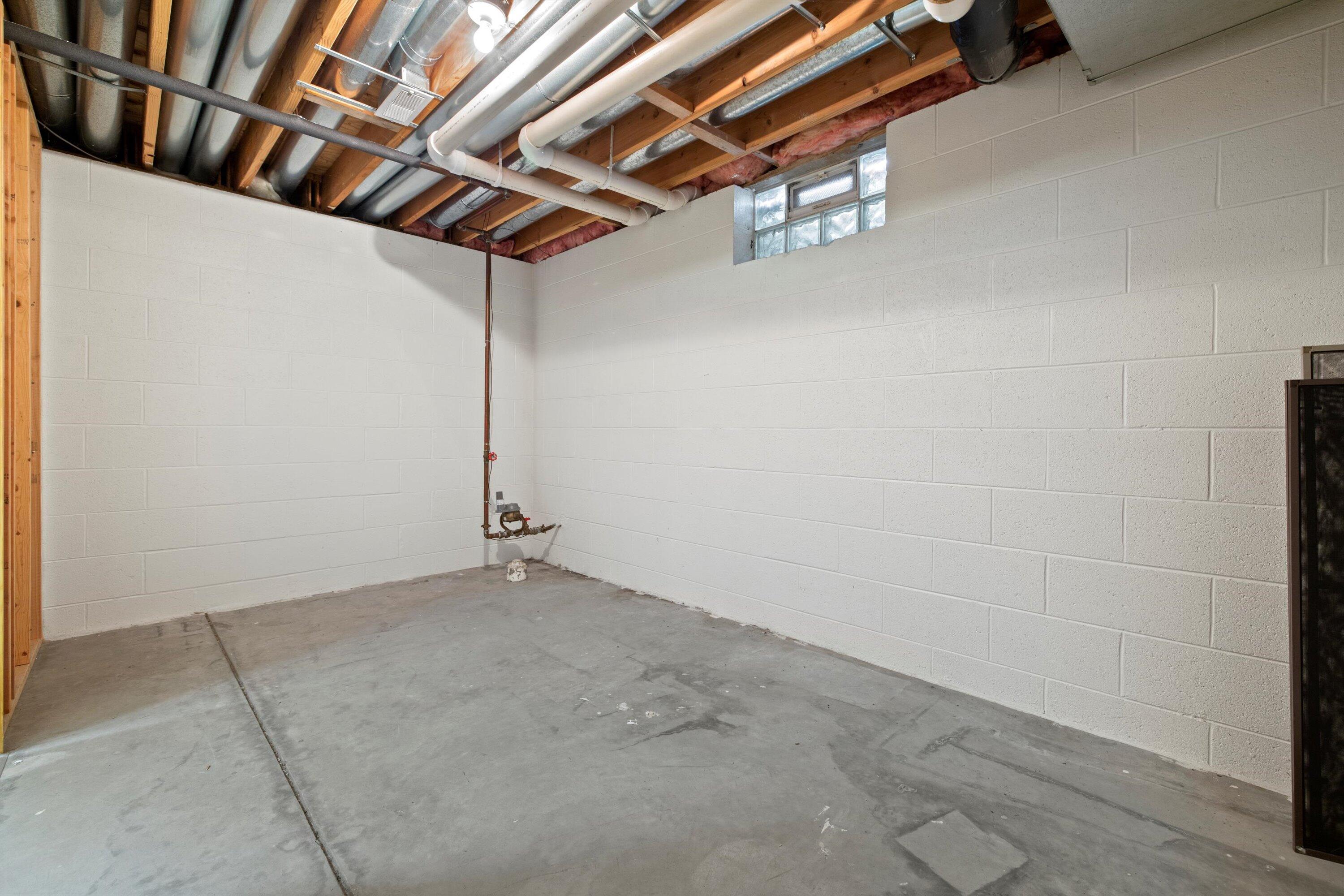 465 Dena Circle Racine, WI 53402 - Photo 32 of 39 Storage Room