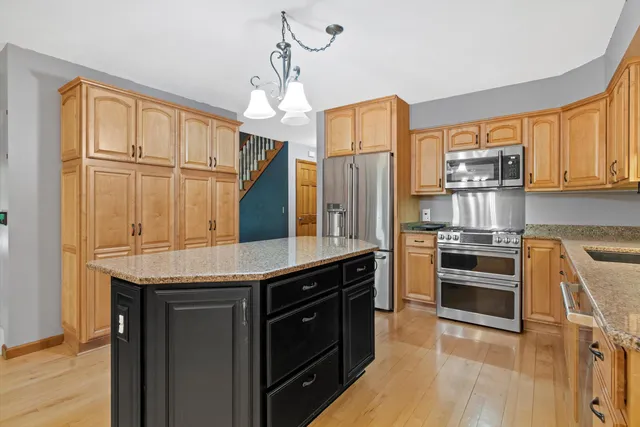 $414,950 | 465 Dena Circle, Racine, WI 53402