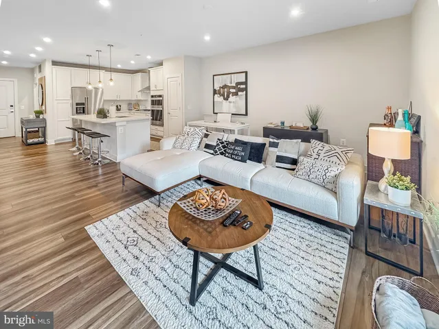 $3,500 | 102 St Ives National Harbor, Unit 204, Oxon Hill, MD 20745