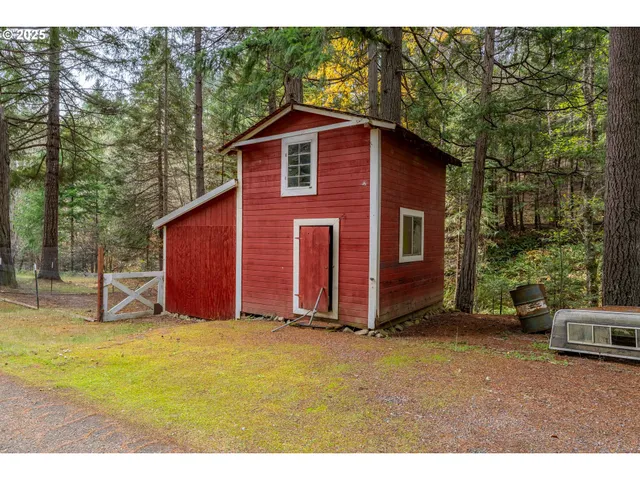 $499,999 | 1871 McCullough Creek Road, Glendale, OR 97442