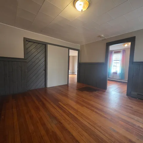 $1,100 | 200 Main Street, Claremont, NH 03743