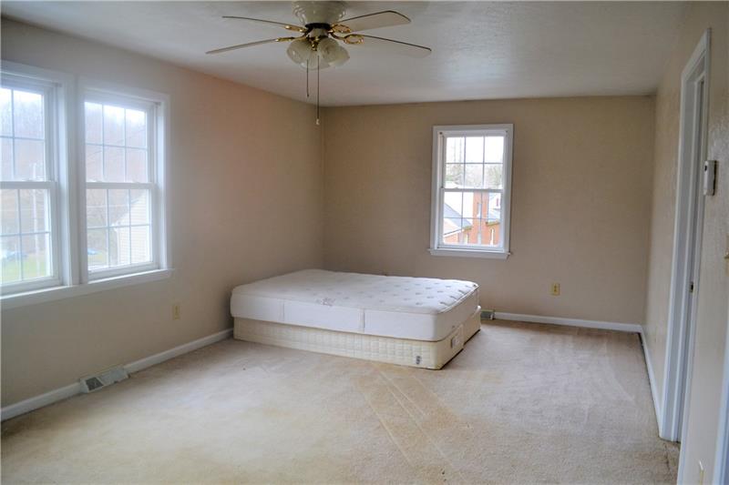 374 Garretts Run Road Kittanning, PA 16201 - Photo 18 of 24 apartment living room