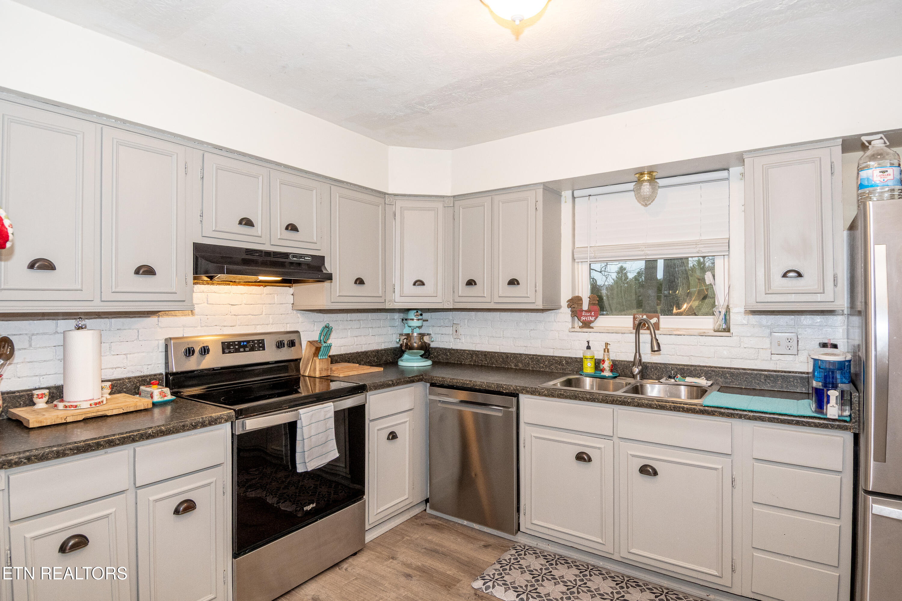 109 Ivy Lane Clinton, TN 37716 - Photo 9 of 36 DSC_3801