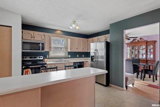 $174,900 | 2420 Mayfair Road, Springfield, IL 62703