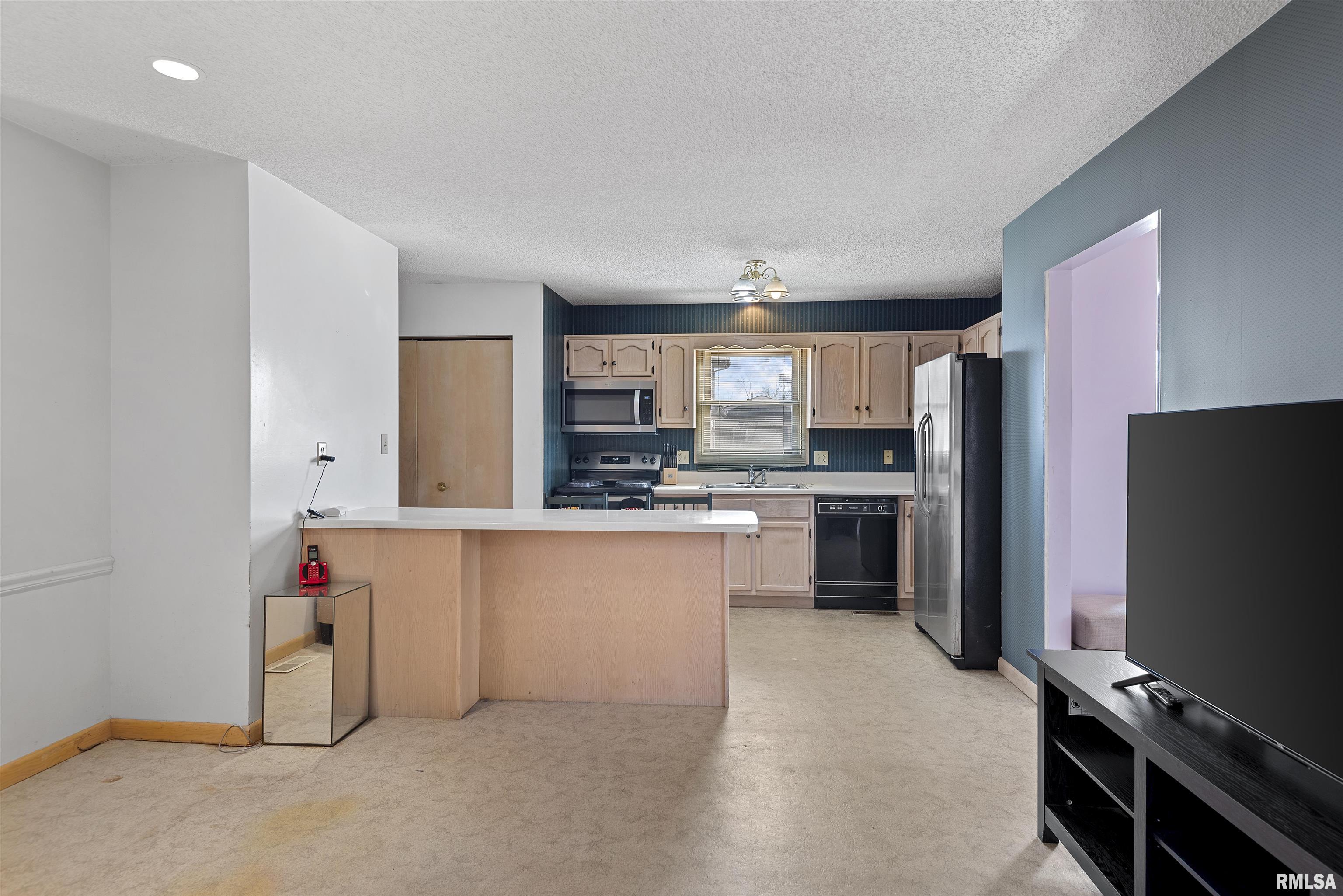 2420 Mayfair Road Springfield, IL 62703 - Photo 17 of 33