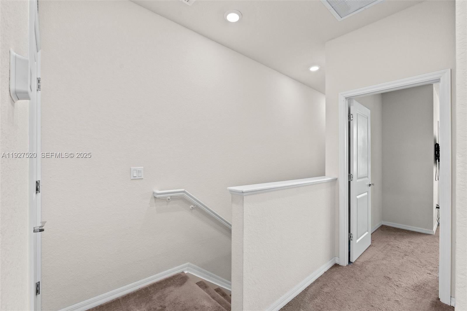 1190 Eucalyptus Drive, Unit 5 Hollywood, FL 33021 - Photo 19 of 42 a view of an empty room