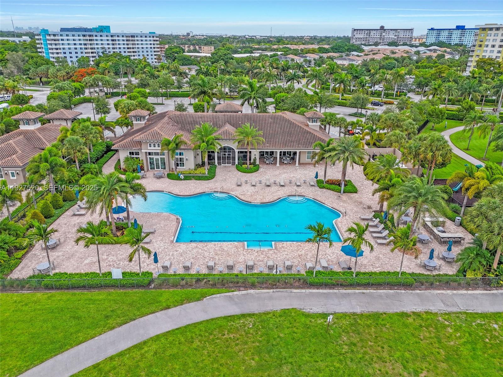 1190 Eucalyptus Drive, Unit 5 Hollywood, FL 33021 - Photo 39 of 42 an aerial view of multiple house