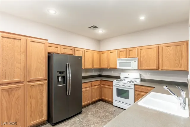 $1,700 | 1274 Willow Village Avenue, Las Vegas, NV 89183