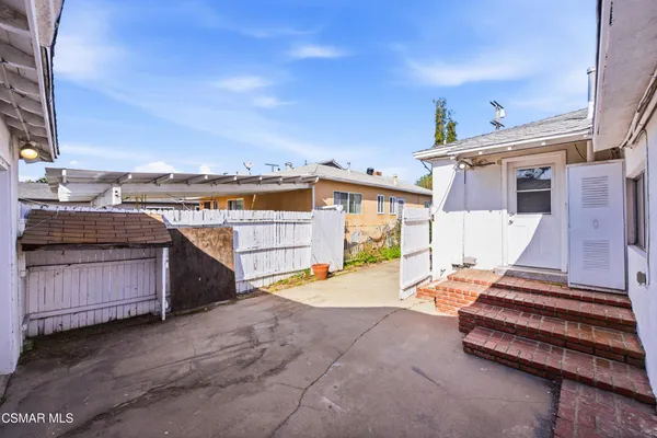 $899,000 | 14742 Cohasset Street, Van Nuys, CA 91405