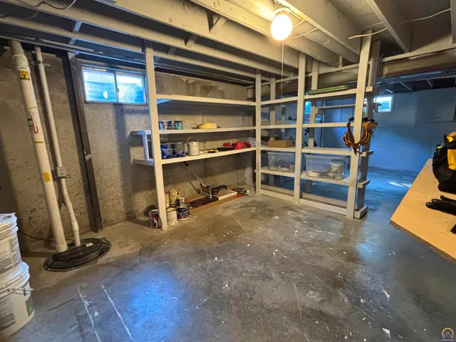 $209,900 | 905 Dove Run, Emporia, KS 66801