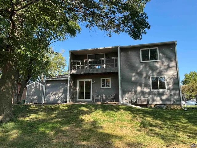 $209,900 | 905 Dove Run, Emporia, KS 66801