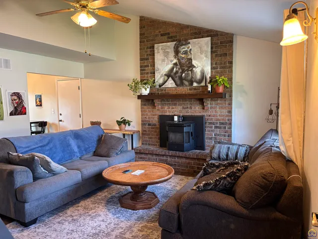 $209,900 | 905 Dove Run, Emporia, KS 66801