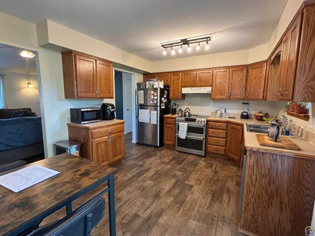 $209,900 | 905 Dove Run, Emporia, KS 66801