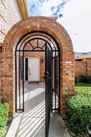 $305,000 | 6205 Bellaire Drive South, Fort Worth, TX 76132