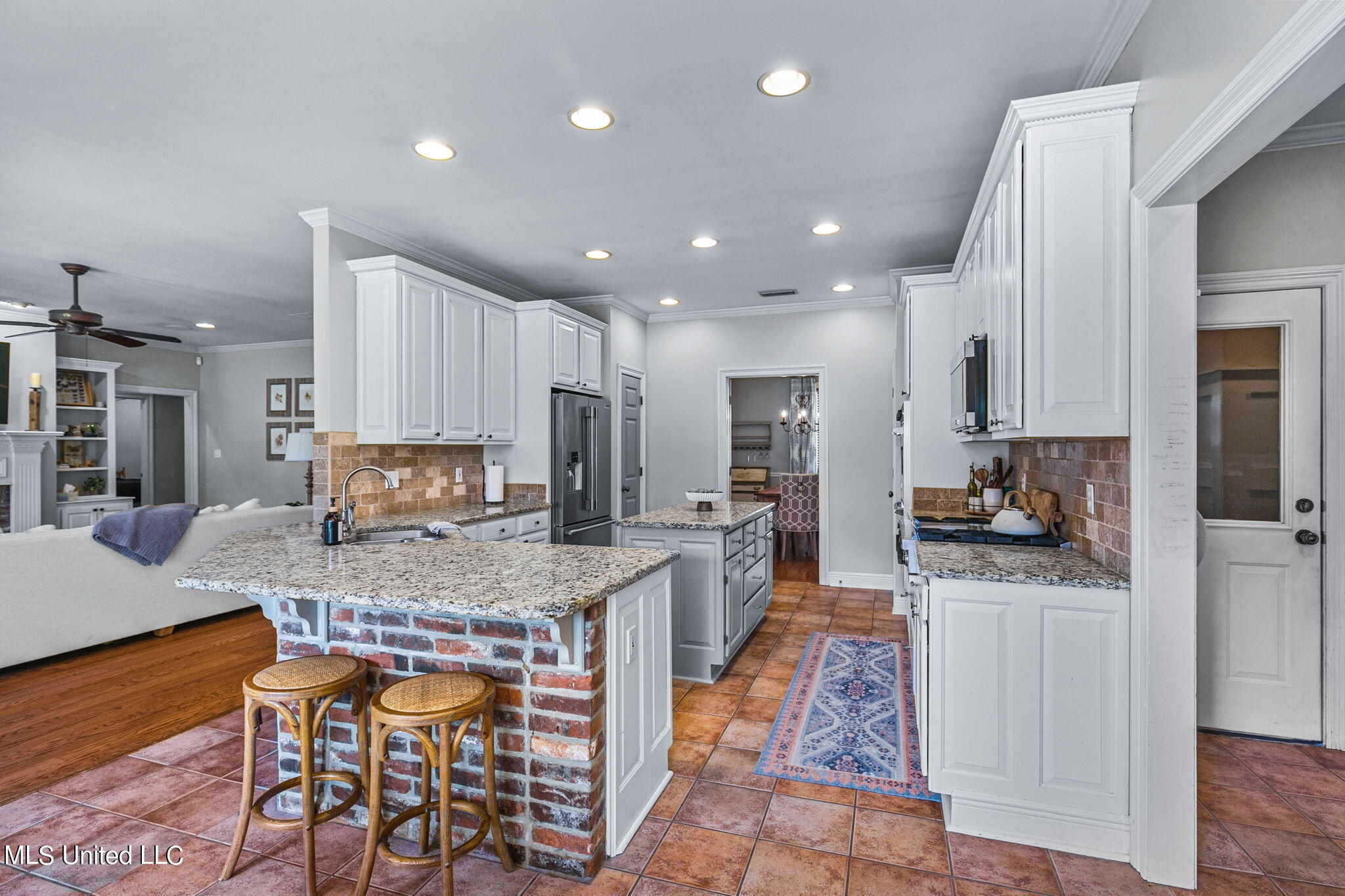 515 Ridge Circle Brandon, MS 39047 - Photo 13 of 48 16-web-or-mls-515 Ridge-16