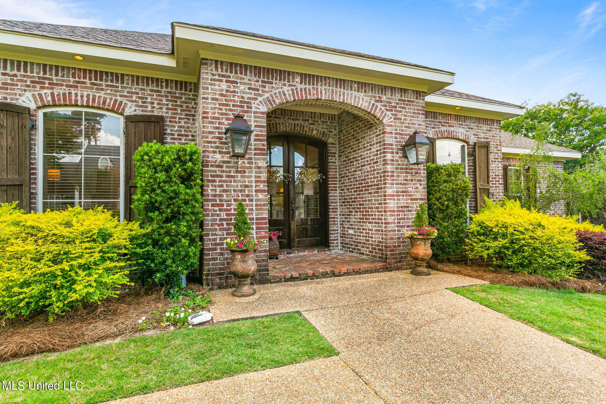 515 Ridge Circle Brandon, MS 39047 - Photo 2 of 48 5-web-or-mls-515 Ridge-5