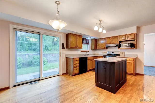 $295,000 | 1101 Nathaniel Court, Hazelwood, MO 63042