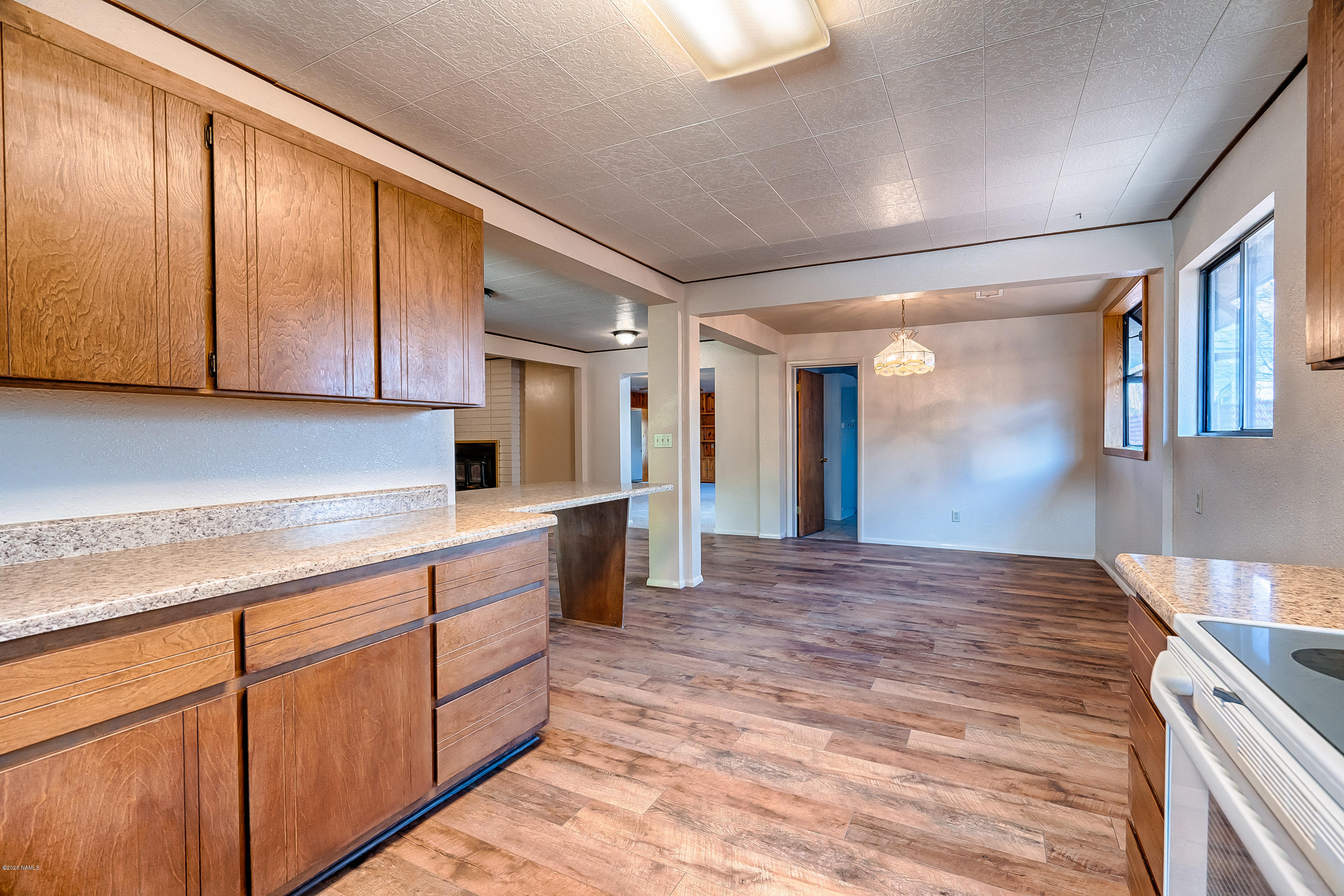 1110 Stockmens Road Williams, AZ 86046 - Photo 5 of 21 Dining room/kitchen area