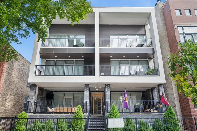 $725,000 | 2237 North Hoyne Avenue, Unit 3N, Chicago, IL 60647