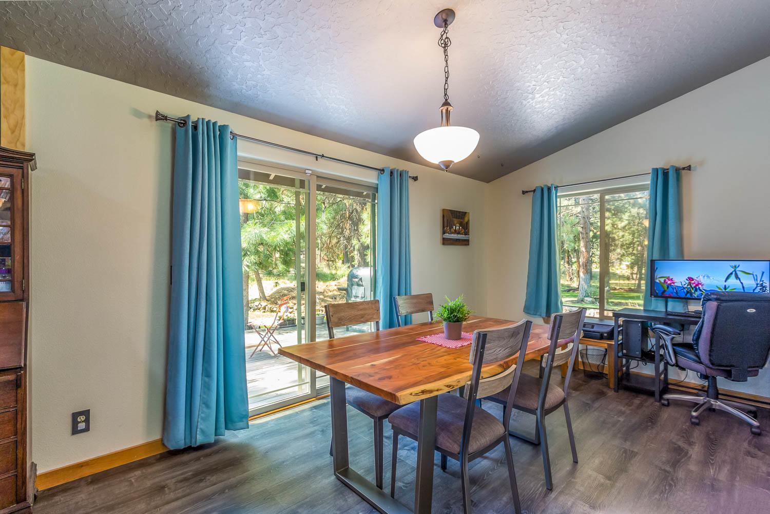 60441 Zuni Road Bend, OR 97702 - Photo 9 of 30 60441-Zuni-Rd-7-29-2021-11