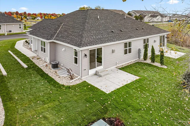 $399,900 | 540 Hunter Oaks Boulevard, Unit 602, Watertown, WI 53094