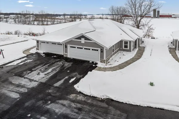 $399,900 | 540 Hunter Oaks Boulevard, Unit 602, Watertown, WI 53094