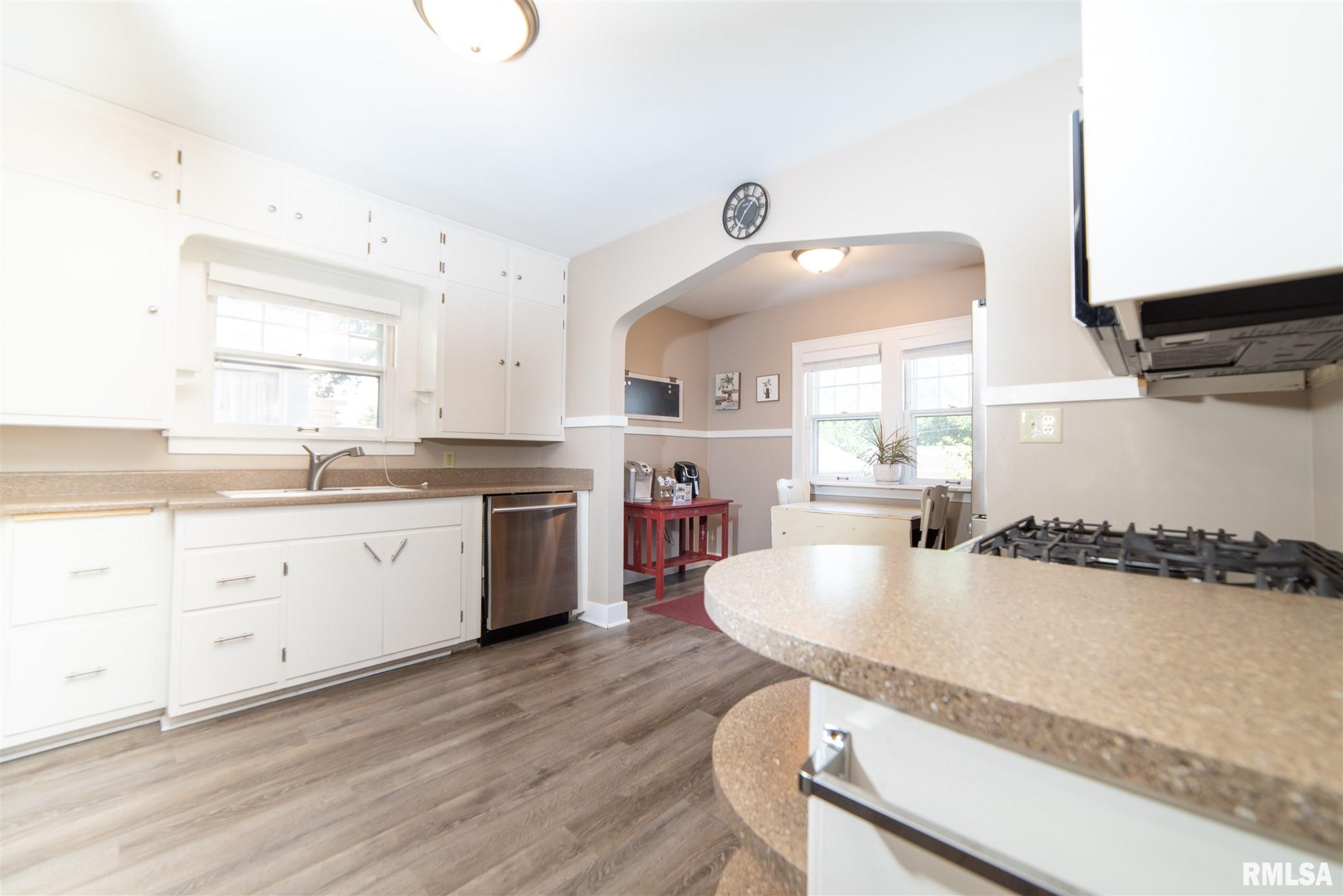 1813 3rd Street Moline, IL 61265 - Photo 3 of 25 Gallery Image 3