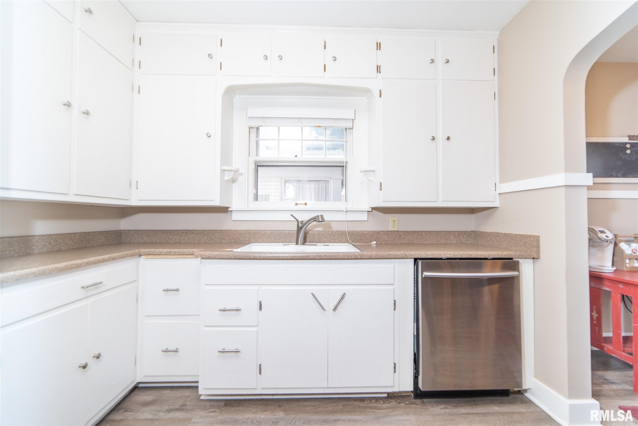 1813 3rd Street Moline, IL 61265 - Photo 4 of 25 Gallery Image 4